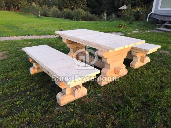 Уличный стол со скамейками из обрезков бруса